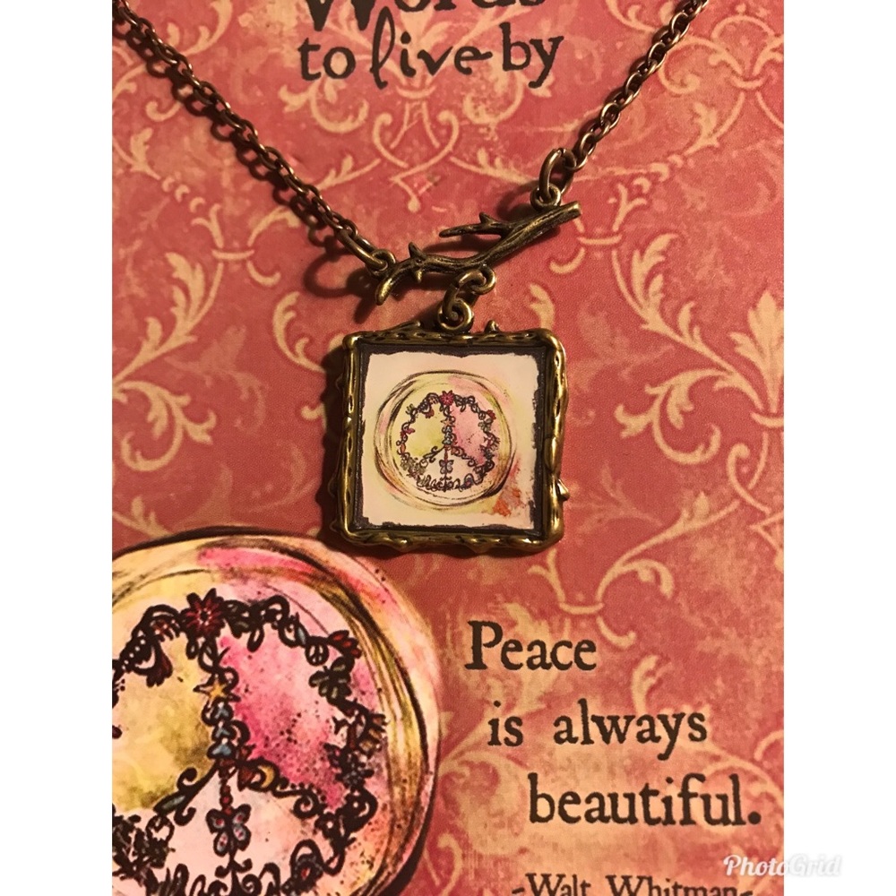 NEW DEMDACO PEACE SIGN NECKLACE WITH GLASS
